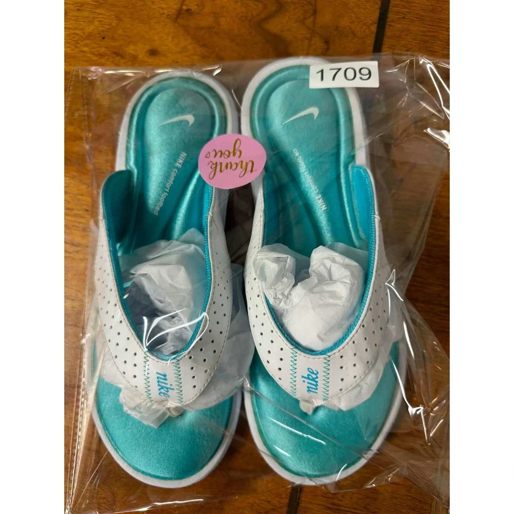 Nike Womens 8 Teal Flip Flop Comfort Footbed White Thong Sandal Sporty Casual